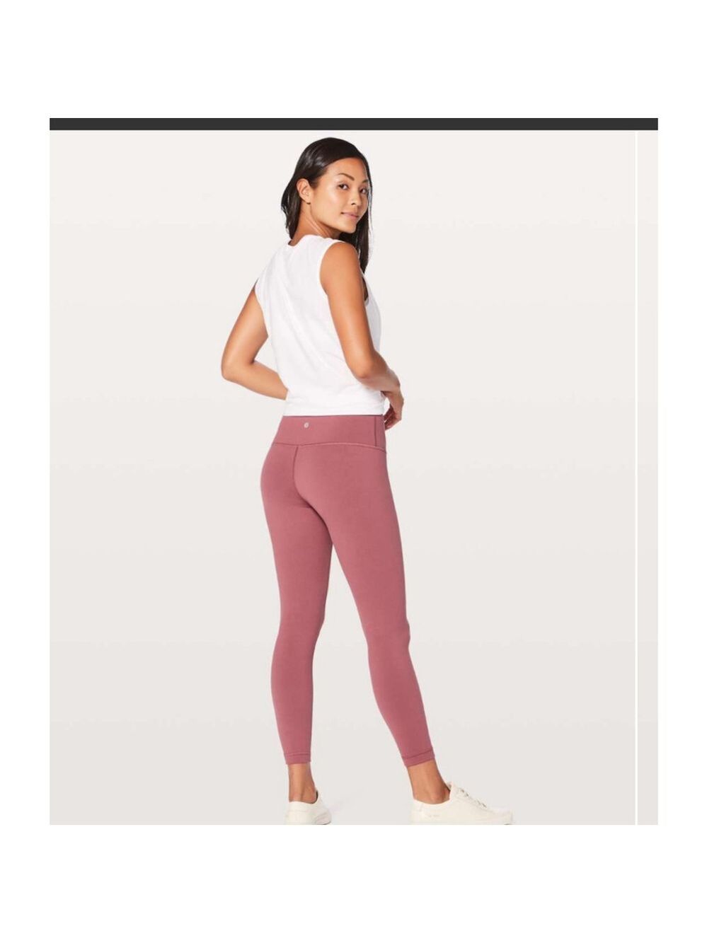 Lululemon Wunder Under Hi-Rise 7/8 Tight *Full-On Luon 25"
So Merlot - size 6